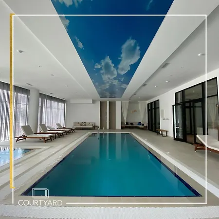 Апартаменты Lux Courtyard